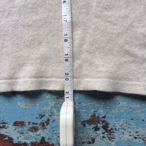 ANN TAYLOR 100% Cashmere Turtleneck Sweater Oatmeal - Picture 5 of 6